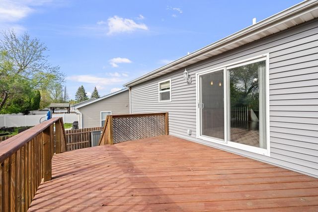 5118 N Division Street, Davenport, IA 52806