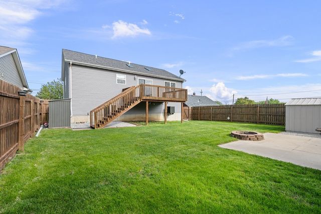 5118 N Division Street, Davenport, IA 52806