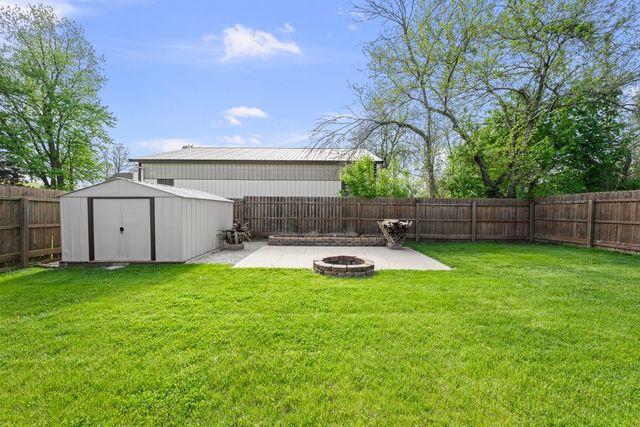 5118 N Division Street, Davenport, IA 52806