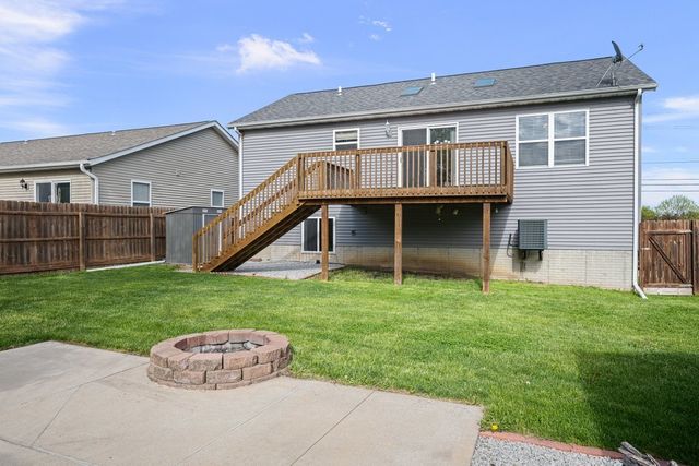 5118 N Division Street, Davenport, IA 52806
