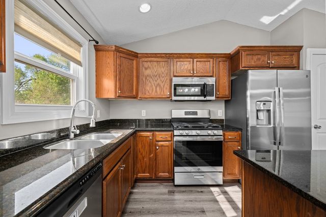 5118 N Division Street, Davenport, IA 52806