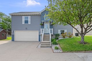 5118 N Division Street, Davenport, IA 52806