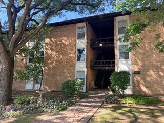5527 E Lake Drive C, Lisle, IL 60532