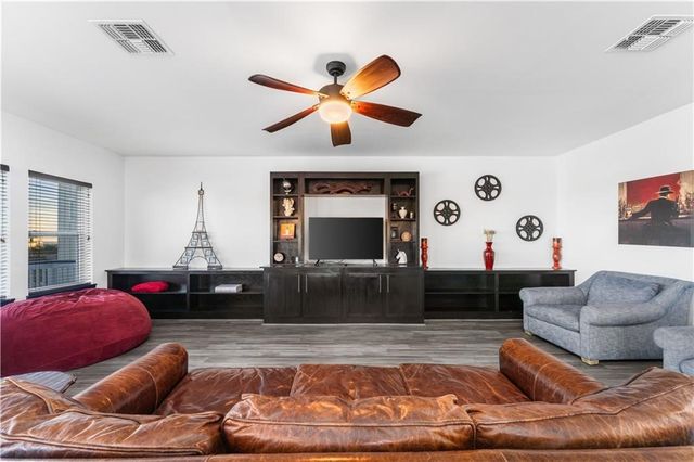 800 E Avenue G, Port Aransas, TX 78373