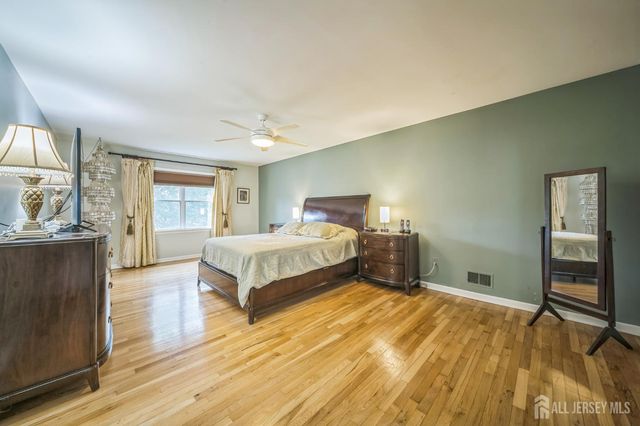 14 GREENSVIEW Drive, Scotch Plains, NJ 07076