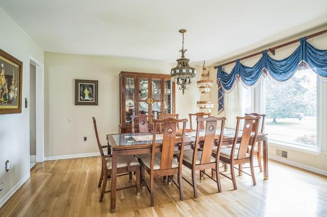 14 GREENSVIEW Drive, Scotch Plains, NJ 07076