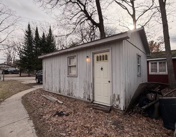 6567 Swallow Road, Harrison, MI 48625