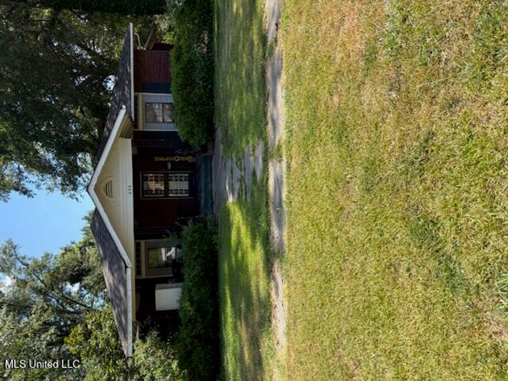 236 Maple Avenue, Clarksdale, MS 38614