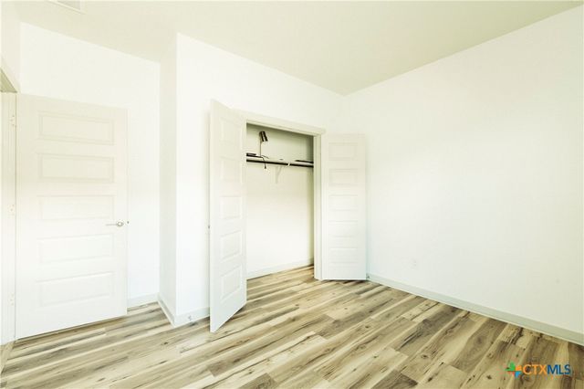324 Millbrook Boulevard, San Marcos, TX 78666