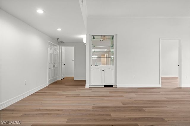 6075 Pelican Bay BLVD 104, Naples, FL 34108