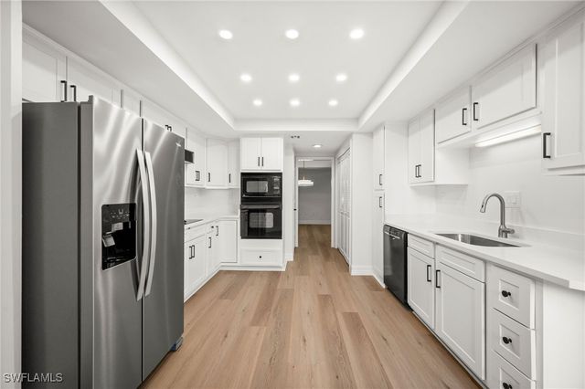 6075 Pelican Bay BLVD 104, Naples, FL 34108