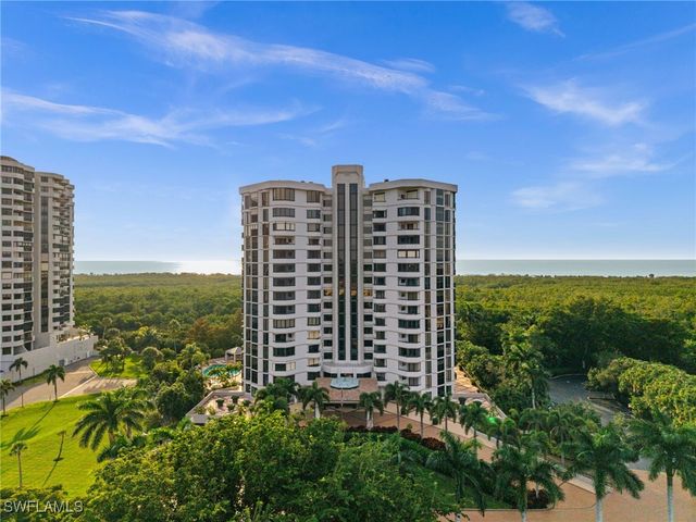6075 Pelican Bay BLVD 104, Naples, FL 34108