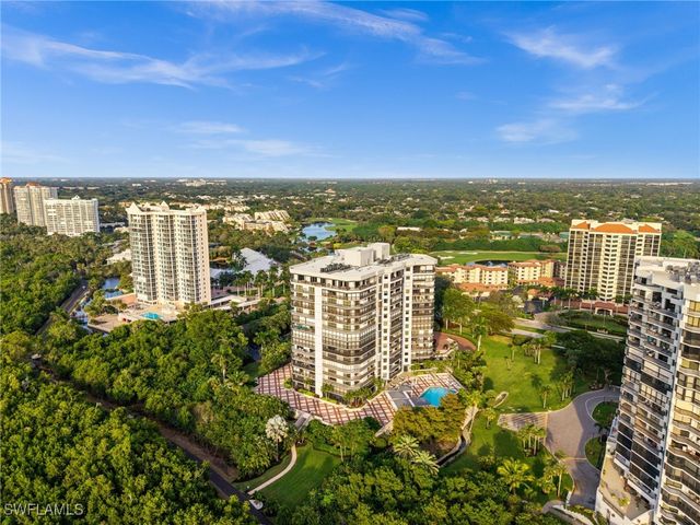 6075 Pelican Bay BLVD 104, Naples, FL 34108