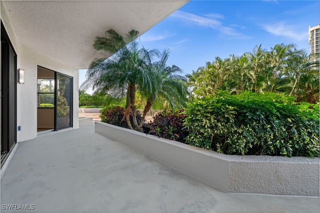6075 Pelican Bay BLVD 104, Naples, FL 34108