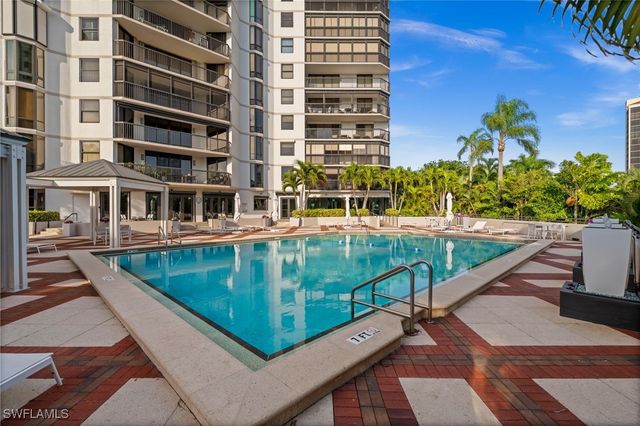 6075 Pelican Bay BLVD 104, Naples, FL 34108