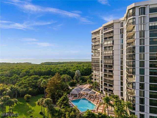 6075 Pelican Bay BLVD 104, Naples, FL 34108