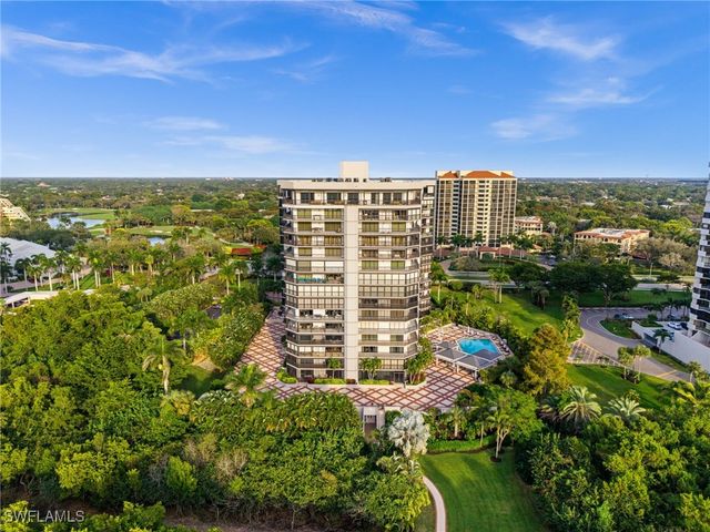 6075 Pelican Bay BLVD 104, Naples, FL 34108