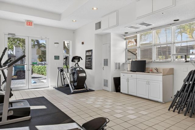 1900 Oceanwalk Ln Apt 138, Pompano Beach, FL 33062