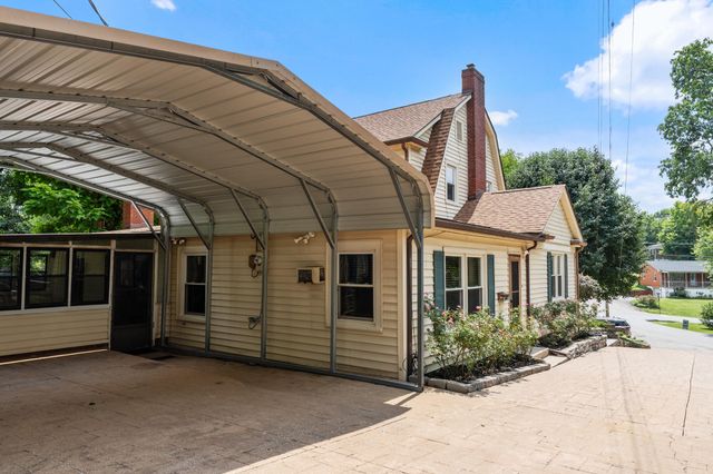 604 Winding Way Court, Frankfort, KY 40601