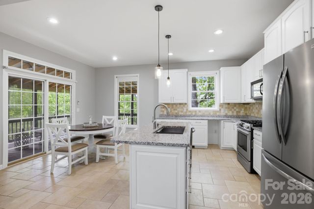 424 Mountain Harbor Drive, Lexington, NC 27292