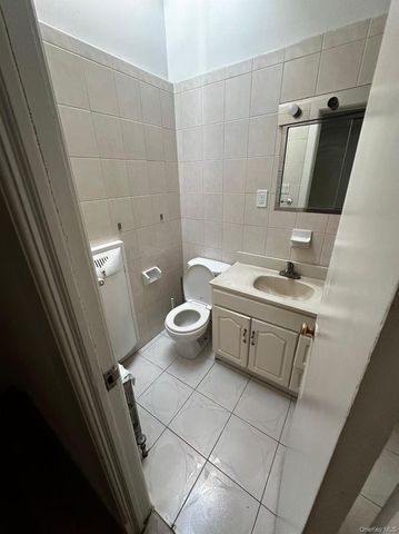 5805 69th Avenue, Ridgewood, NY 11385