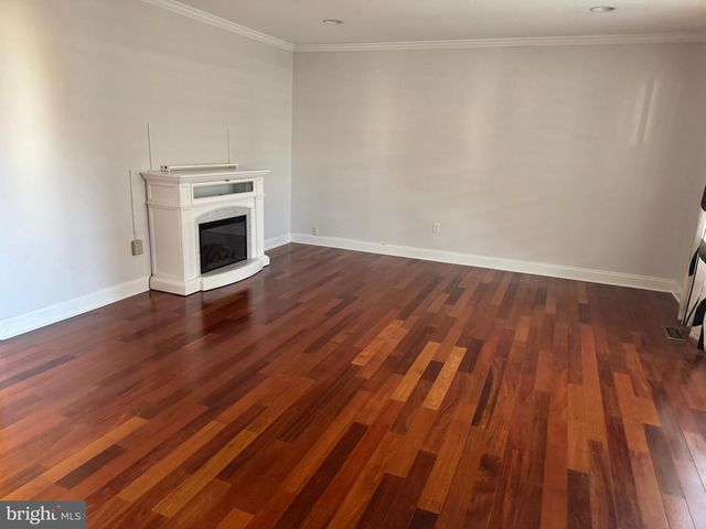 4303 MARKWOOD LN, Fairfax, VA 22033