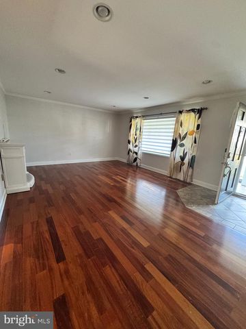 4303 MARKWOOD LN, Fairfax, VA 22033