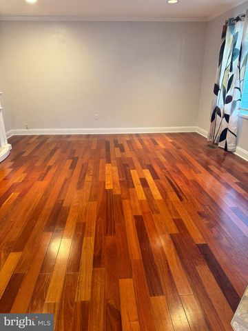 4303 MARKWOOD LN, Fairfax, VA 22033