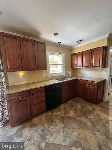 4303 MARKWOOD LN, Fairfax, VA 22033