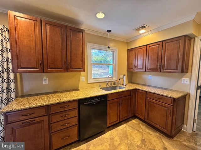 4303 MARKWOOD LN, Fairfax, VA 22033