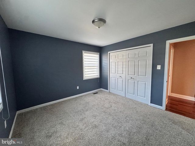 4303 MARKWOOD LN, Fairfax, VA 22033