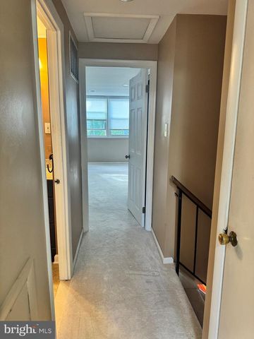 4303 MARKWOOD LN, Fairfax, VA 22033