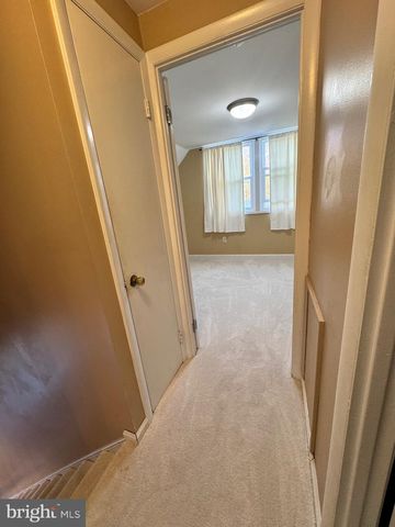 4303 MARKWOOD LN, Fairfax, VA 22033