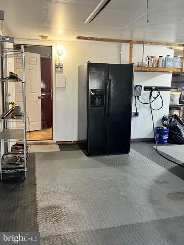 4303 MARKWOOD LN, Fairfax, VA 22033