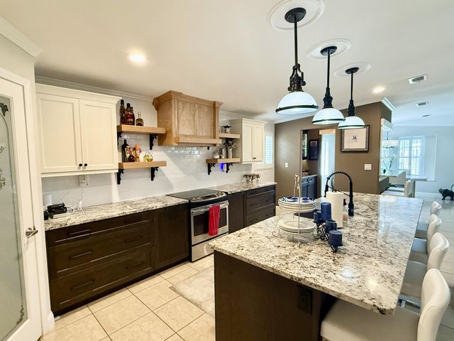 6164 N Ironwood Lane, Atlantis, FL 33462