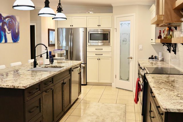 6164 N Ironwood Lane, Atlantis, FL 33462