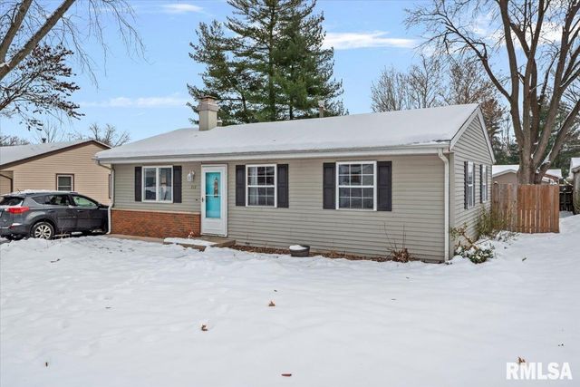 212 S 3RD Street, Riverton, IL 62561