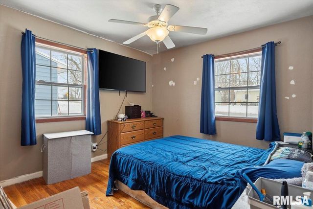 212 S 3RD Street, Riverton, IL 62561