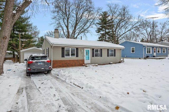 212 S 3RD Street, Riverton, IL 62561