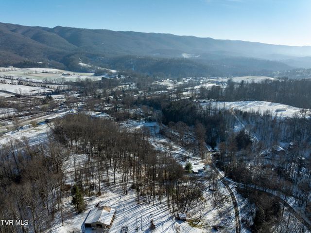 124 Dugger Branch Road, Elizabethton, TN 37643