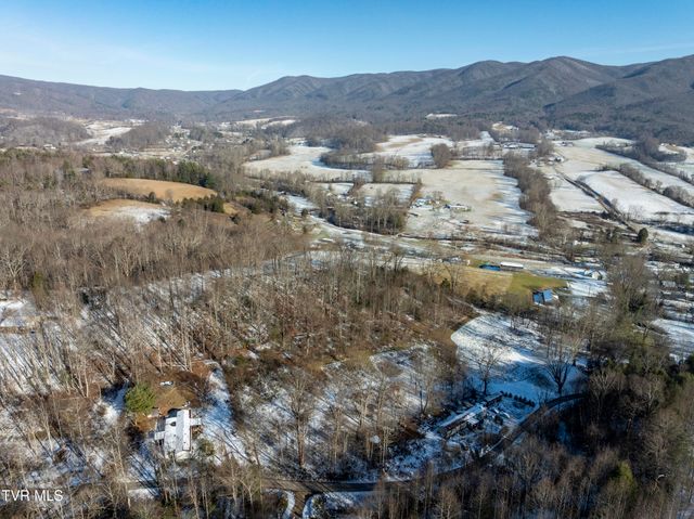 124 Dugger Branch Road, Elizabethton, TN 37643