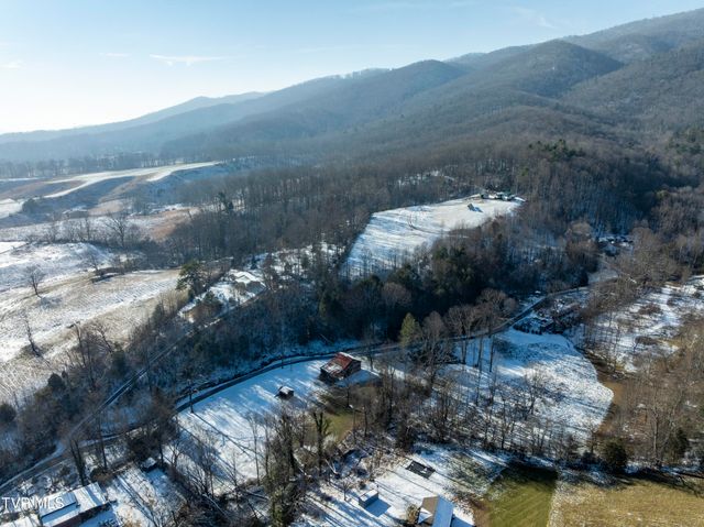 124 Dugger Branch Road, Elizabethton, TN 37643