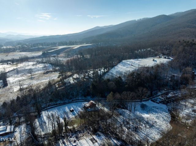 124 Dugger Branch Road, Elizabethton, TN 37643