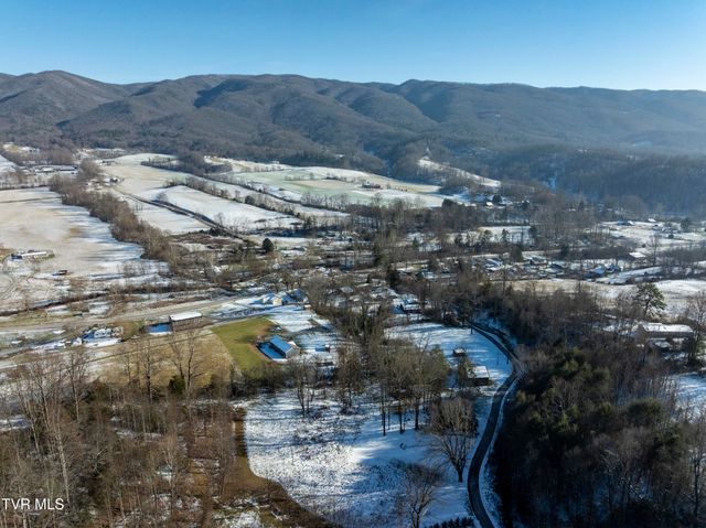 124 Dugger Branch Road, Elizabethton, TN 37643