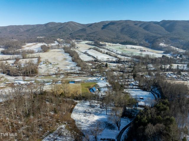 124 Dugger Branch Road, Elizabethton, TN 37643