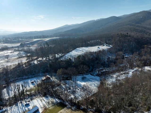 124 Dugger Branch Road, Elizabethton, TN 37643