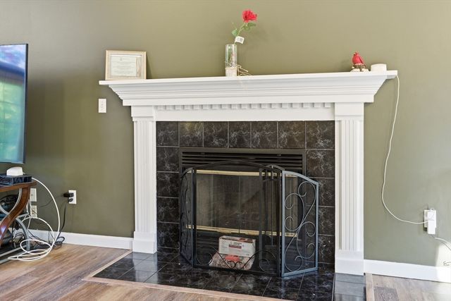 37 Moreland Green Dr, Worcester, MA 01609