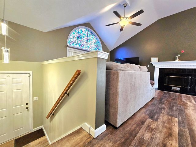 37 Moreland Green Dr, Worcester, MA 01609