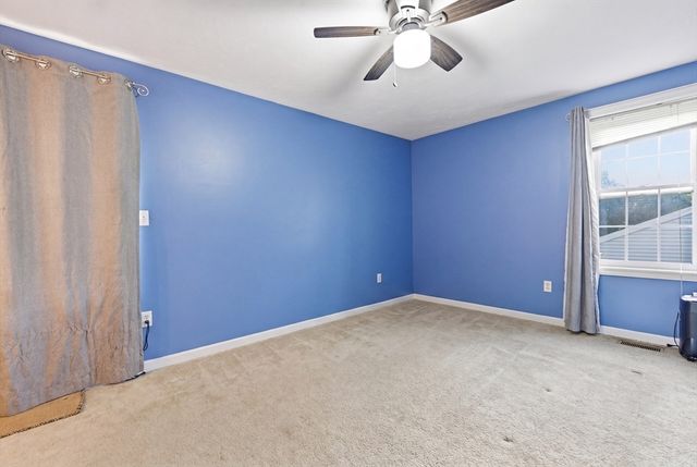 37 Moreland Green Dr, Worcester, MA 01609