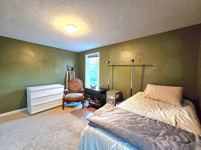 37 Moreland Green Dr, Worcester, MA 01609
